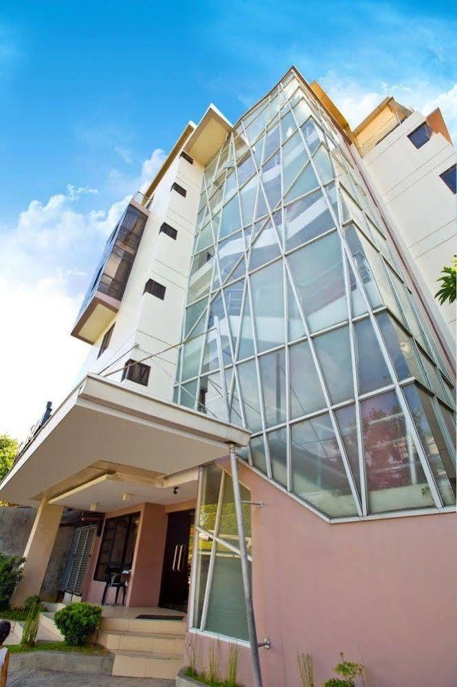 Travelbee Business Inn Cebu Exterior photo